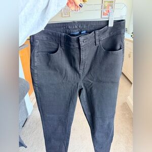 American Eagle Outfitters Women’s High Rise Skinny Jeans-Black